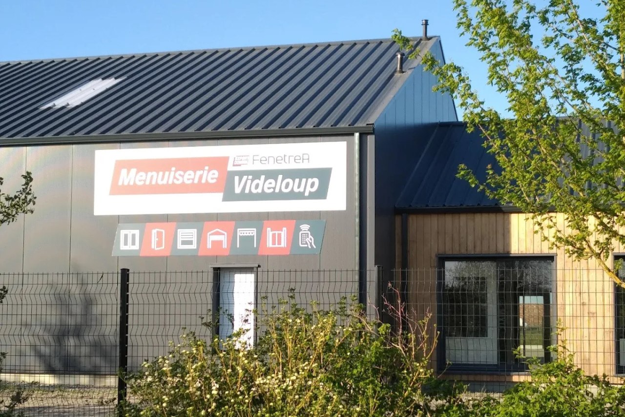 devanture entreprise menuiserie videloup