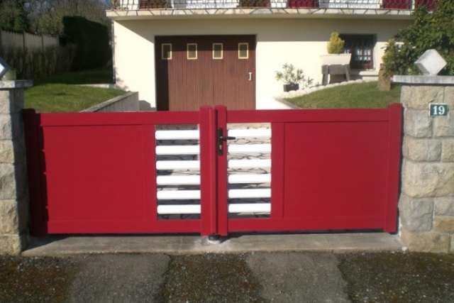 Portail portail rouge pontorson menuisier